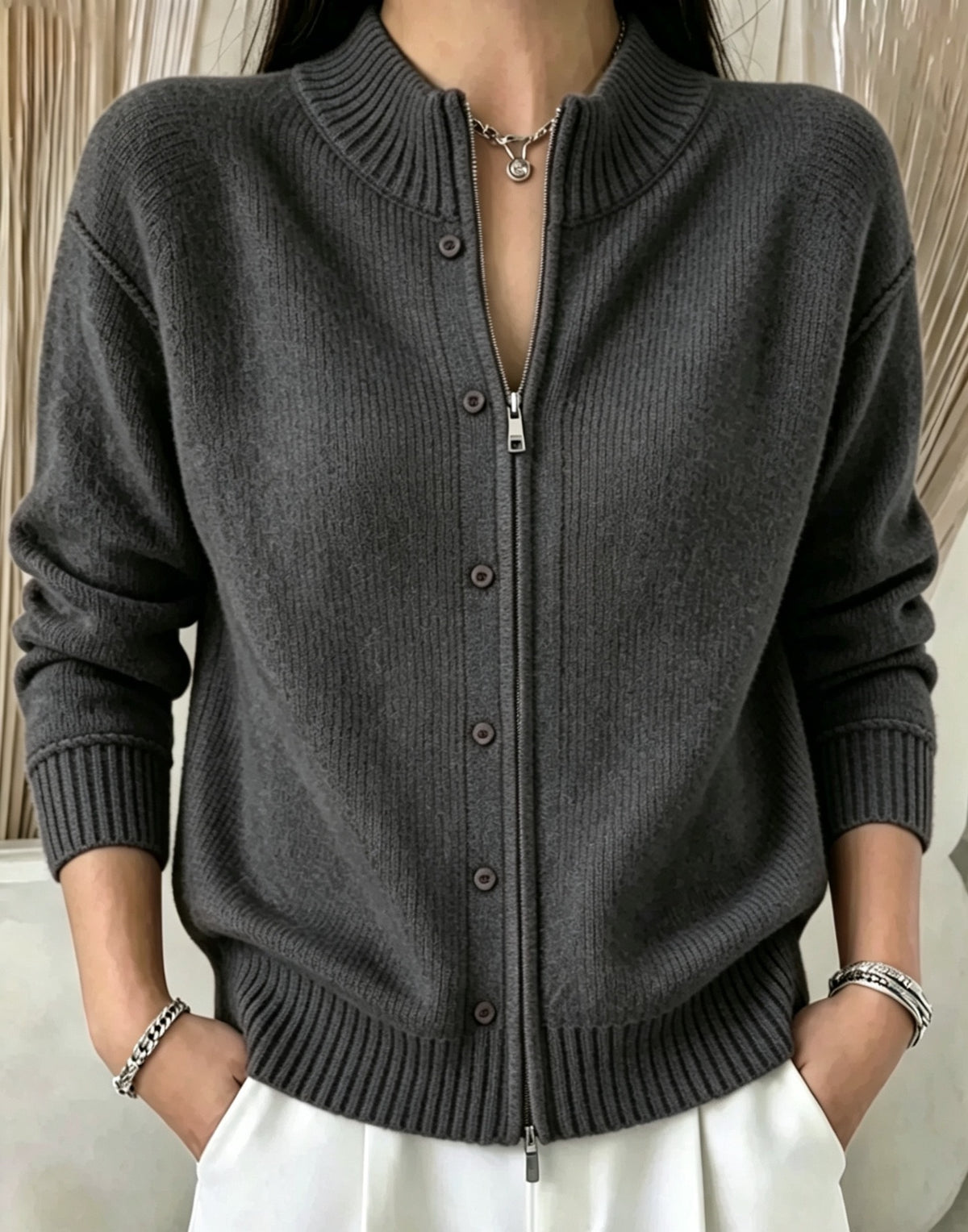 Women's zip-up crew-neck sweater - Soft and practical