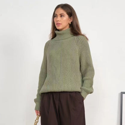 Women’s thick-knit turtleneck sweater – Loose and comfortable fit