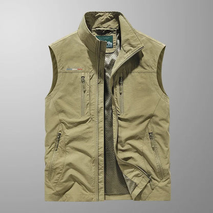Men's zip-up bodywarmer with stand-up collar - Practical and versatile