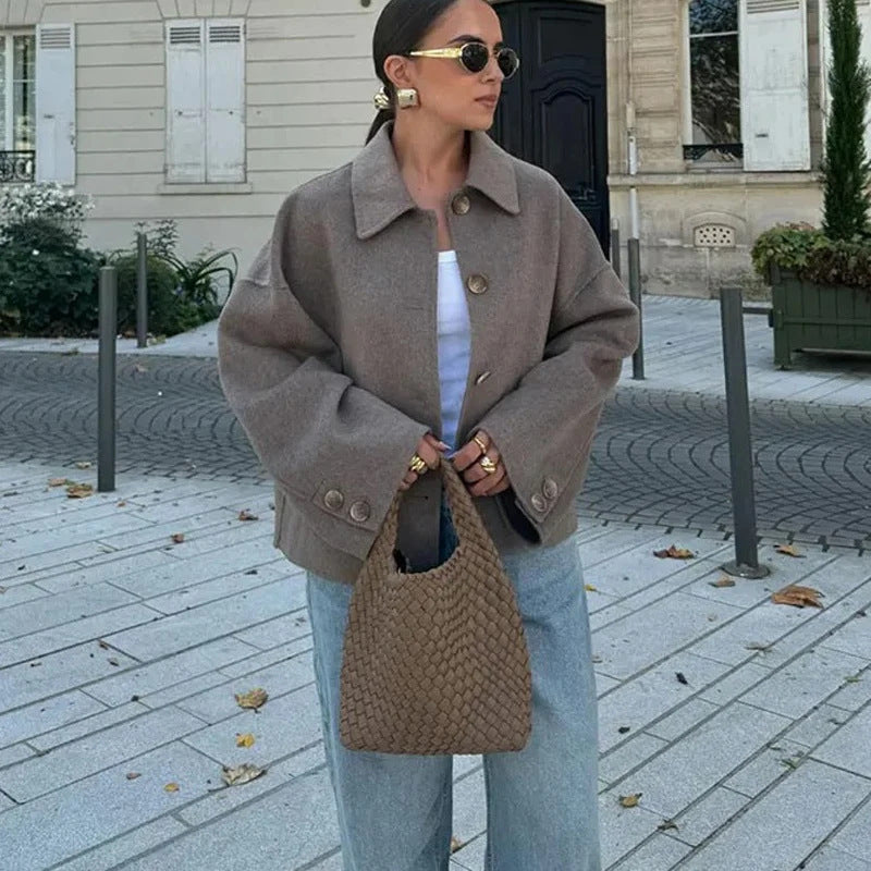 Women's short notched-collar coat - Chic and soft