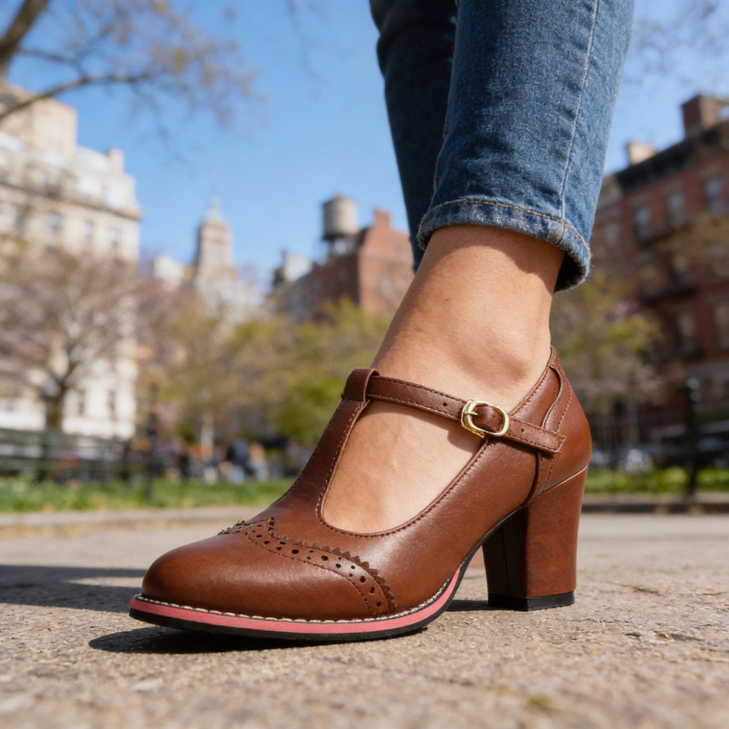 Mocassins Brogue T-Strap Abigail – Talon Bloc d’Inspiration Vintage