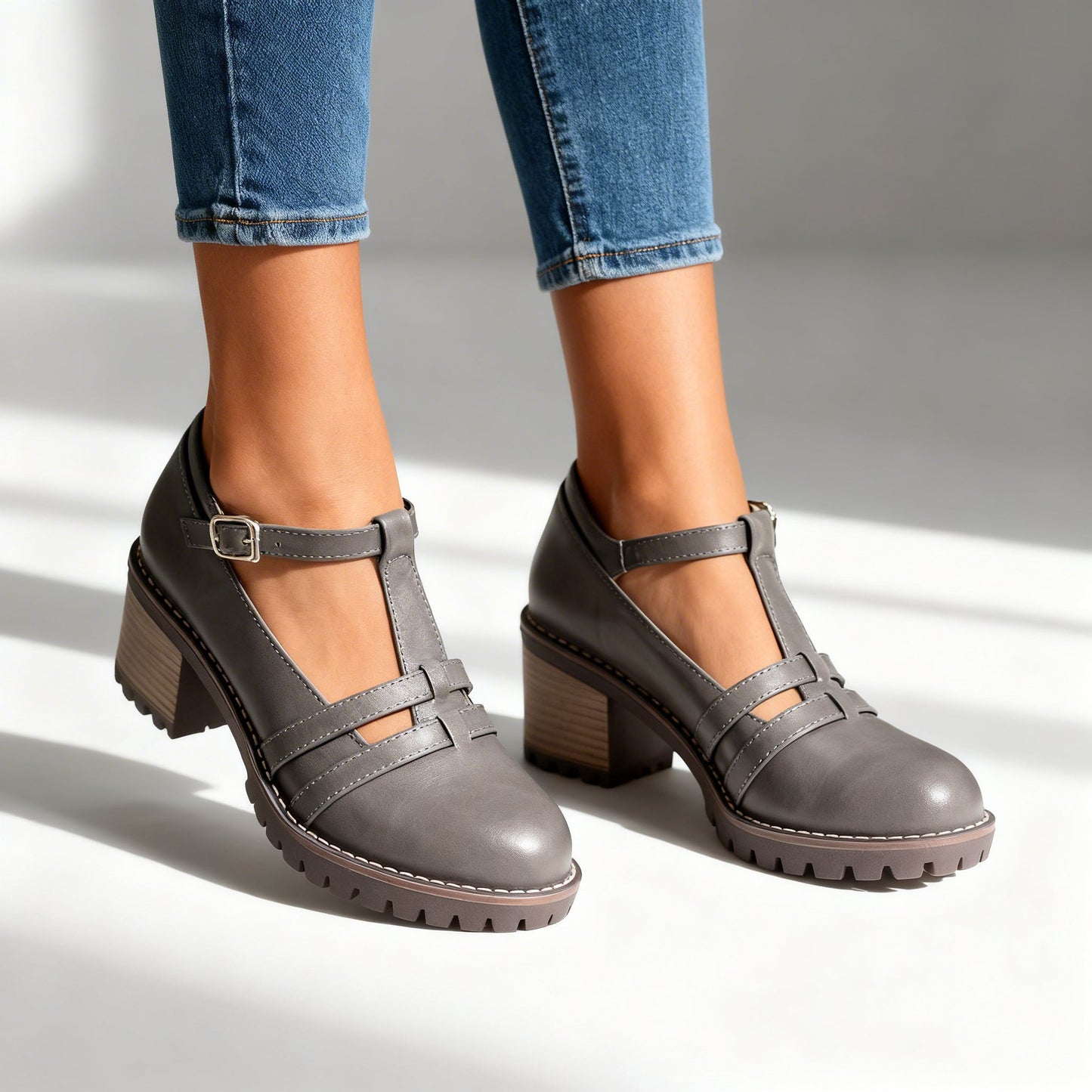 Mocassins T-Strap Rétro – Talon Bloc avec Boucle de Cheville Ajustable