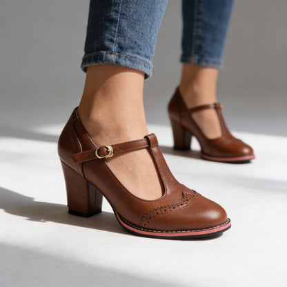 Mocassins Brogue T-Strap Abigail – Talon Bloc d’Inspiration Vintage