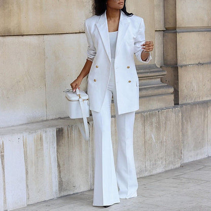 Ensemble blazer long et pantalon évasé – Look sophistiqué