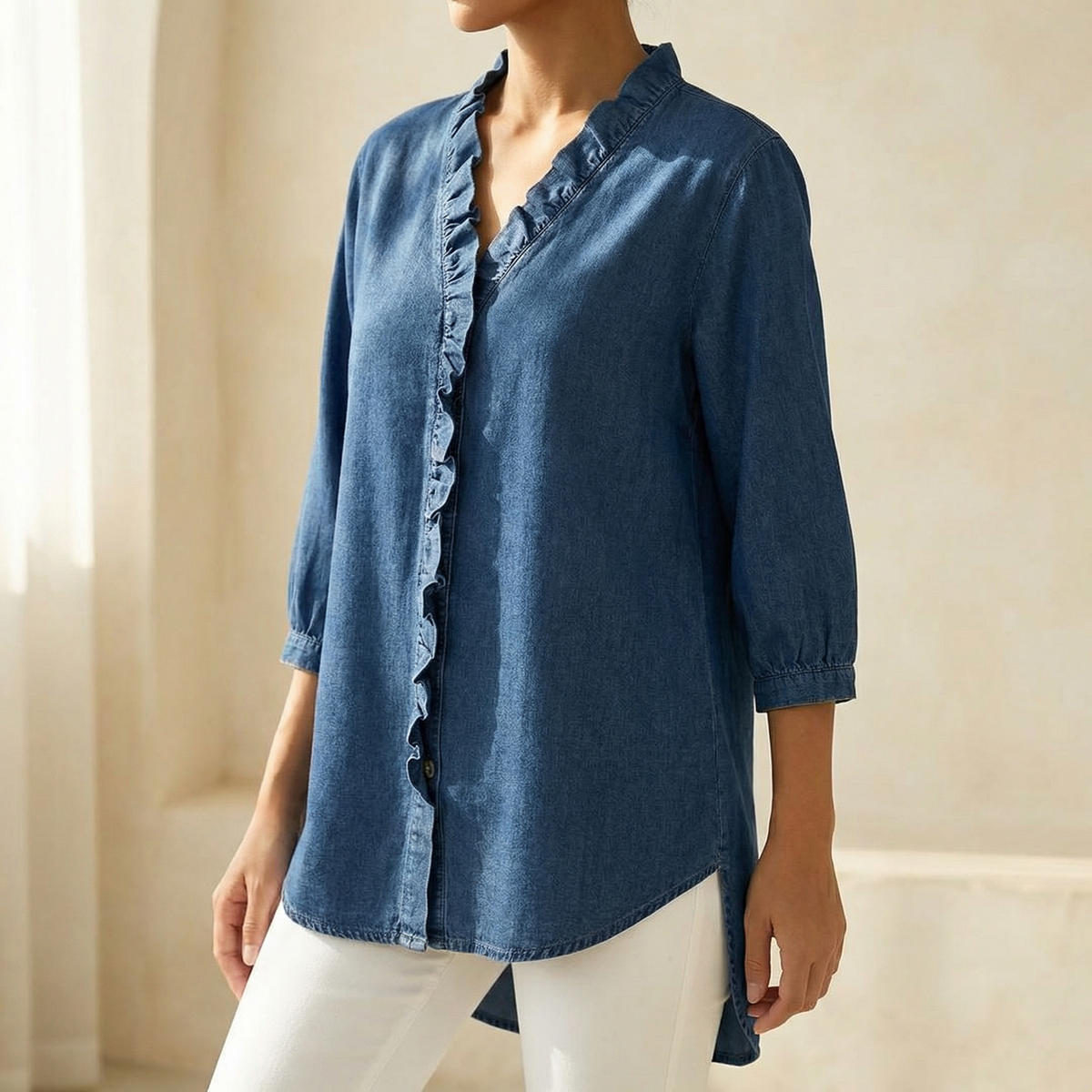 Blusa in denim con scollo a V e volant Vivara - Morbida e femminile