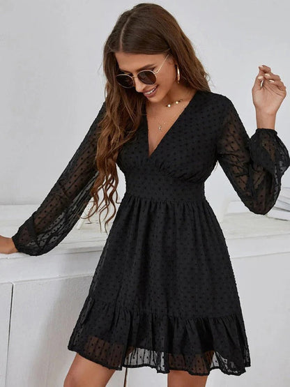 Robe Mini Élégante Femme à Col V – Coupe Évasée Légère Manches Longues