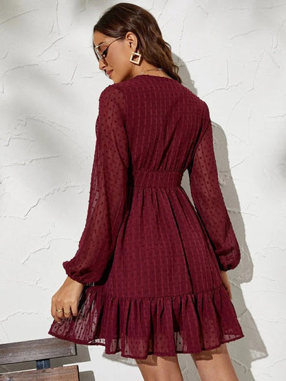 Robe Mini Élégante Femme à Col V – Coupe Évasée Légère Manches Longues