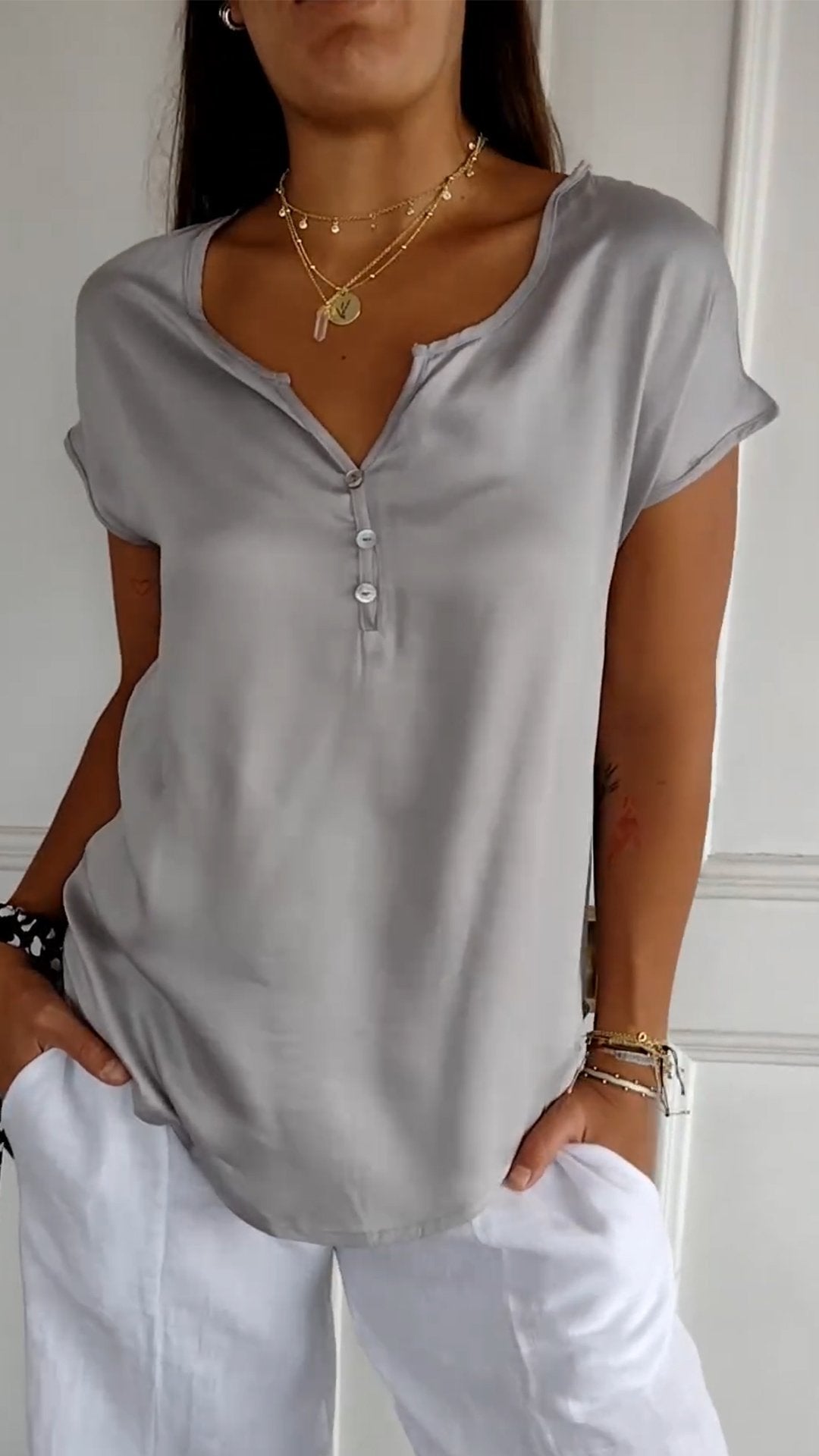 T-shirt confortable à col en V pour femme