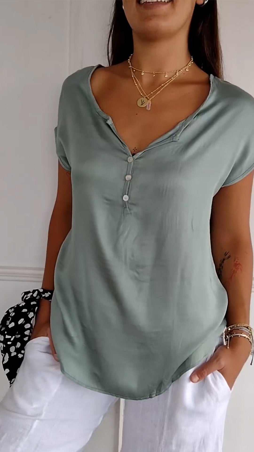 T-shirt confortable à col en V pour femme