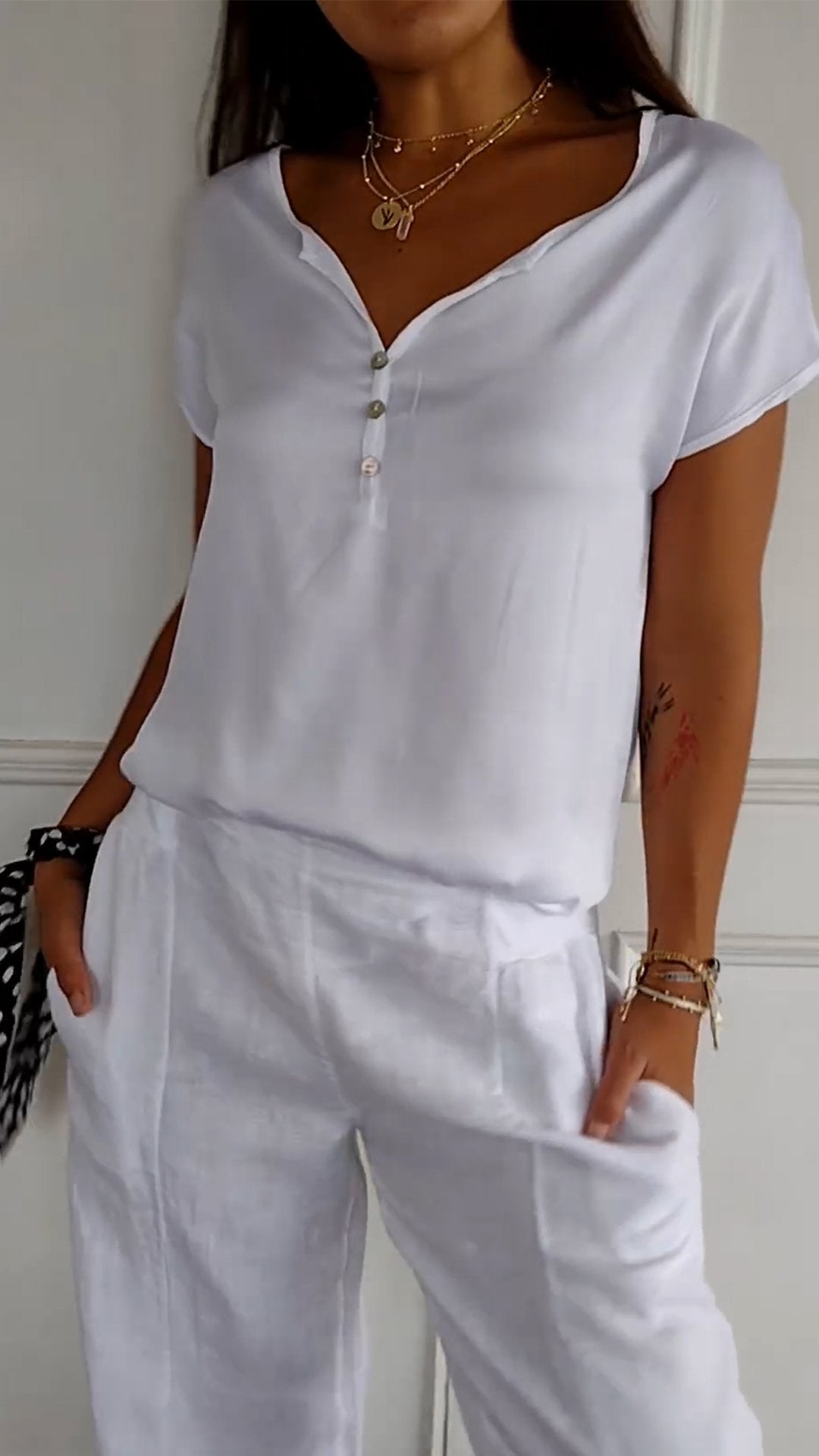 T-shirt confortable à col en V pour femme
