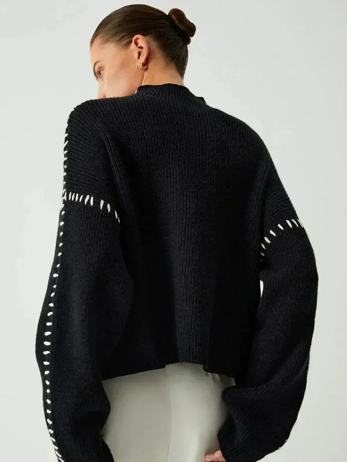 Pull court femme col montant en maille - Moderne et doux