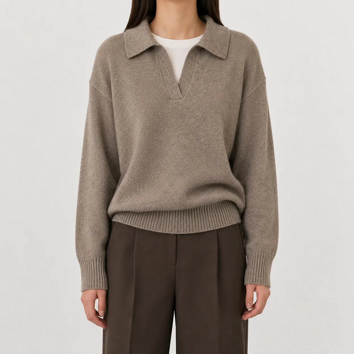 Women's long-sleeve V-neck sweater - Soft and easy to wear