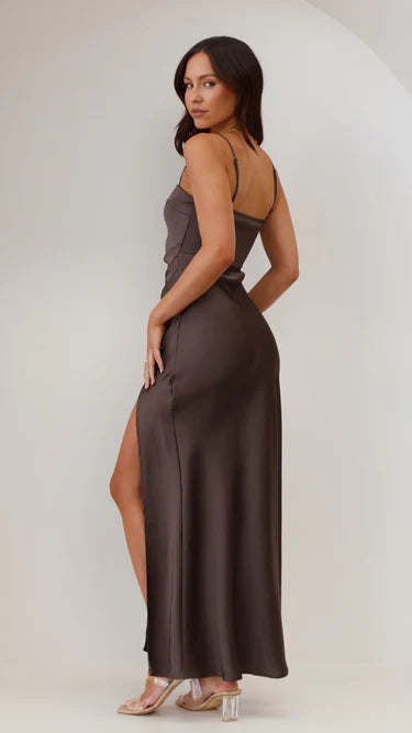 Robe longue en satin pour femme – Bretelles spaghetti, fente haute, style élégant pour les soirées