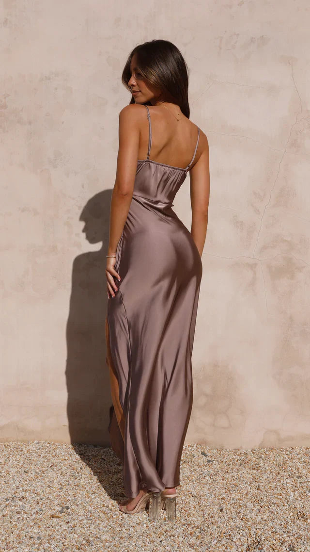 Robe longue en satin pour femme – Bretelles spaghetti, fente haute, style élégant pour les soirées