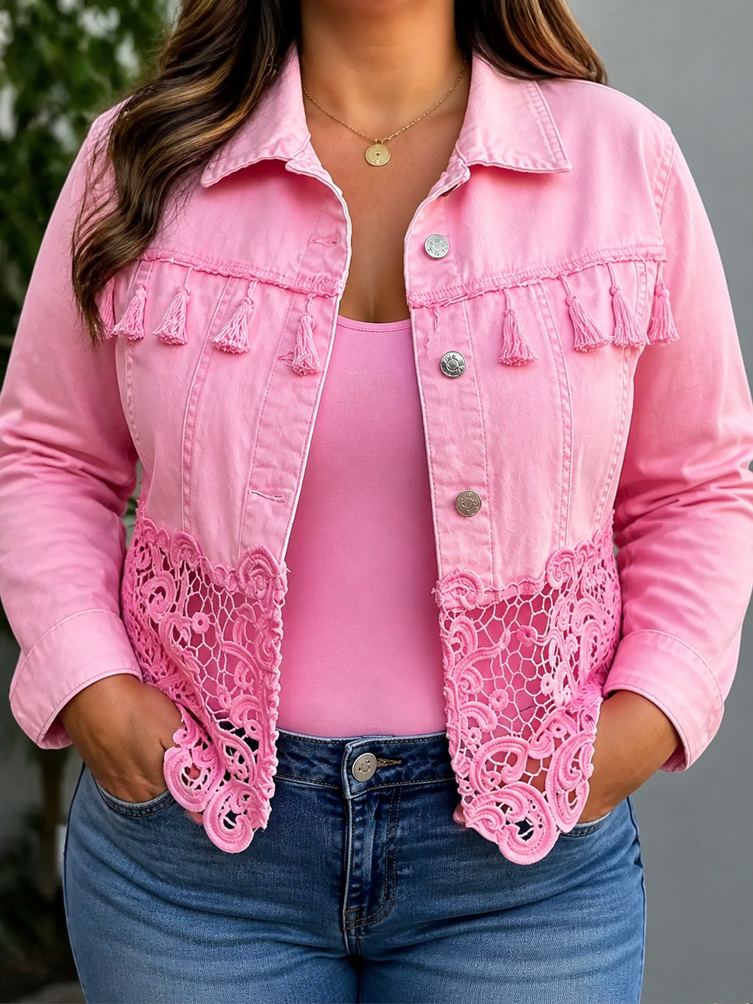 Chaqueta corta de mujer con flecos y encaje - Bohemia y elegante
