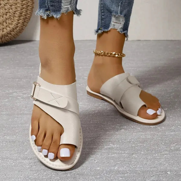 Sandales Plates en Cuir Femme – Chaussons Élégants à Boucle Confortable