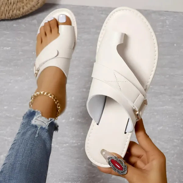 Sandales Plates en Cuir Femme – Chaussons Élégants à Boucle Confortable