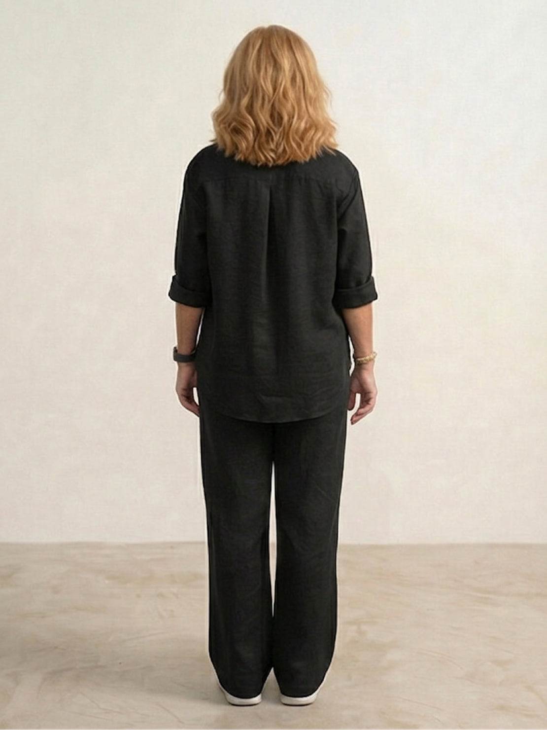 Completo camicia e pantaloni larghi da donna – Chic e fluido
