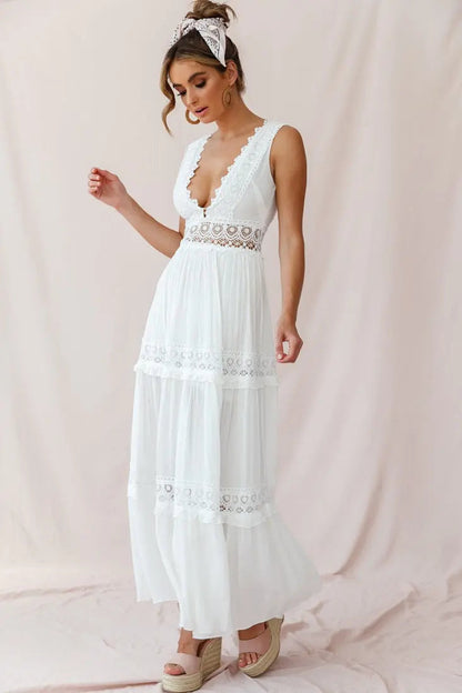 Robe longue blanche bohème pour femme – Empiècements en crochet, décolleté en V profond, coupe fluide, style estival