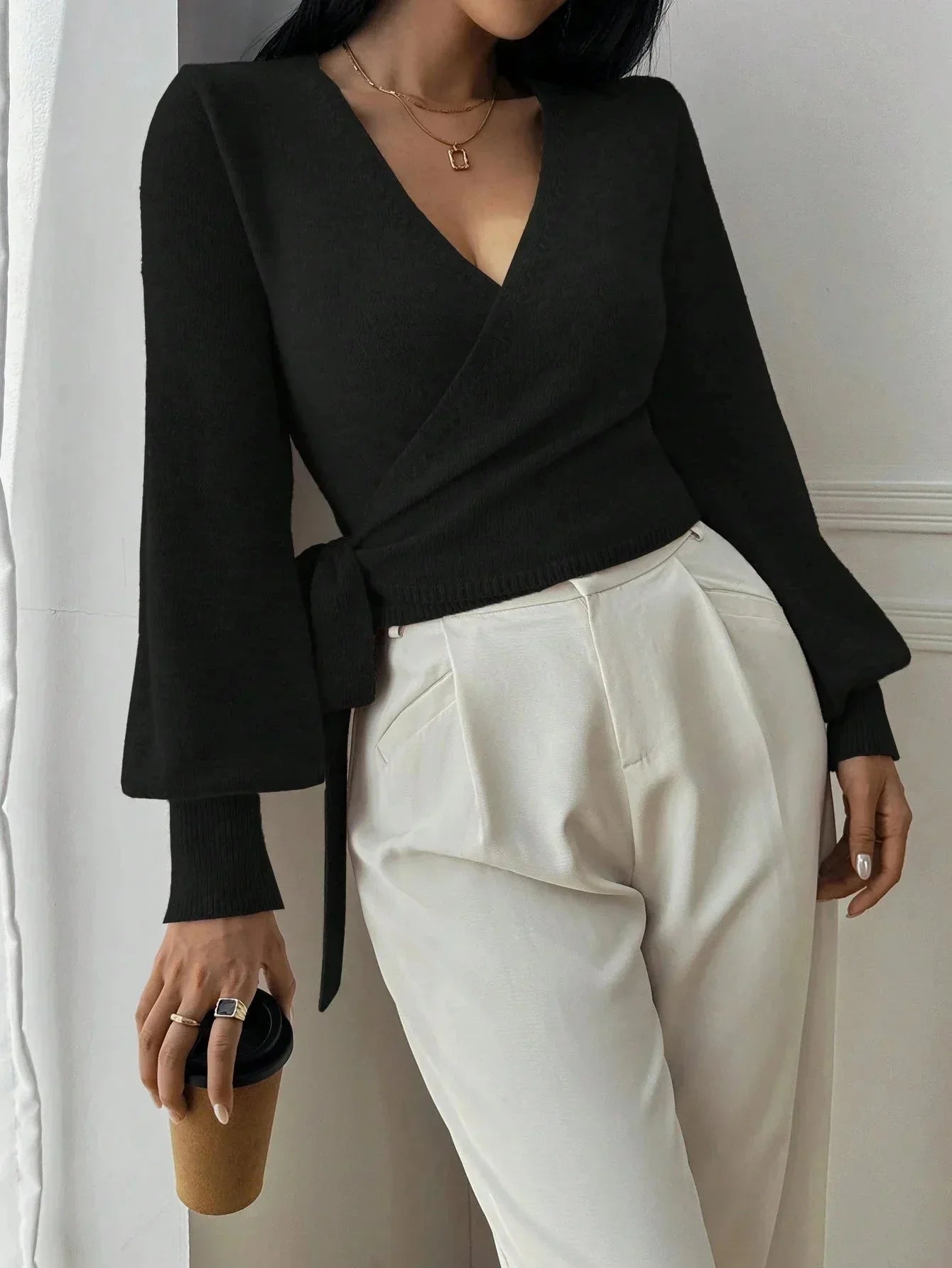 Elegante pullover incrociato da donna – Stile chic e moderno con maniche a palloncino