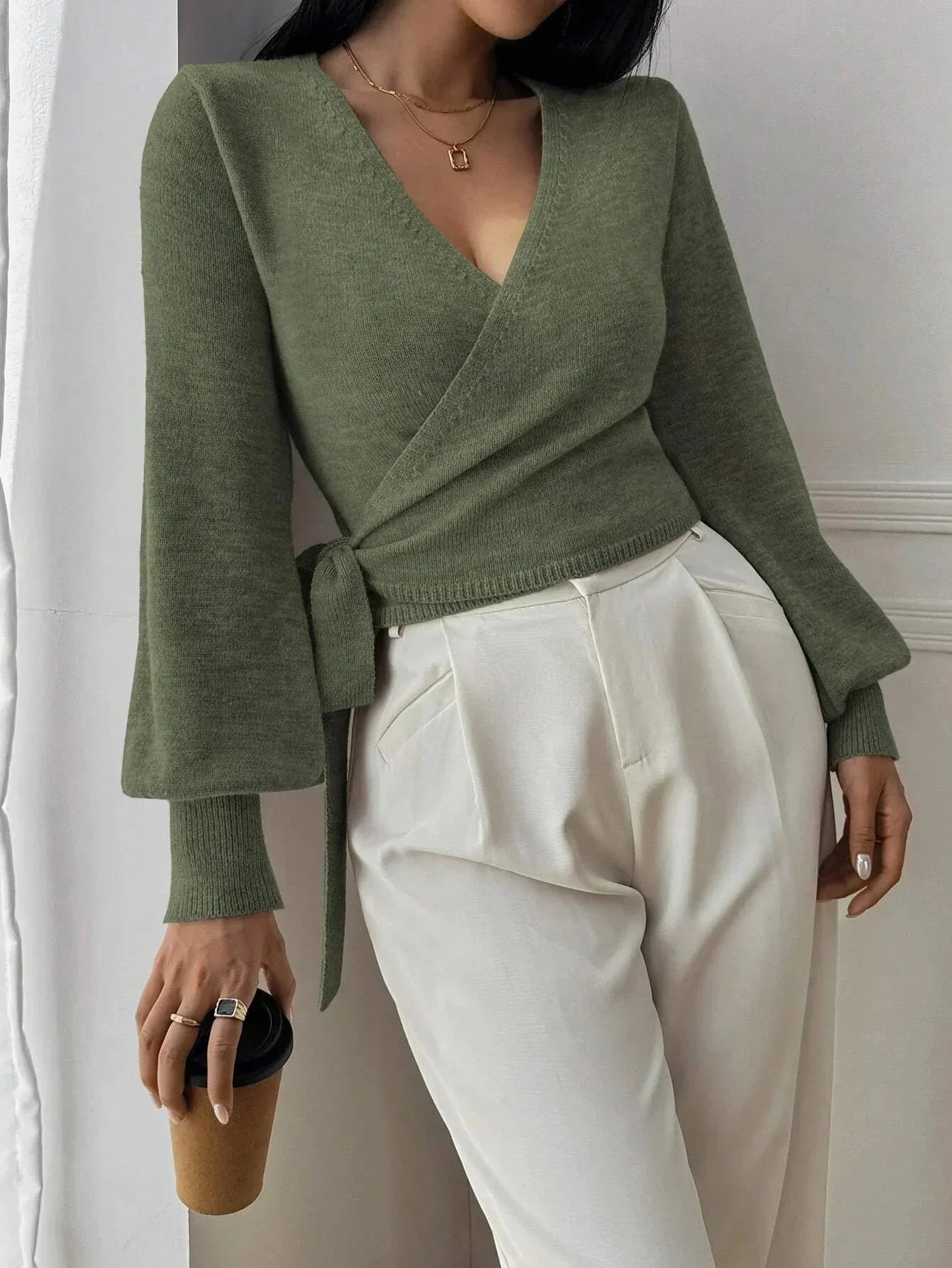 Elegante pullover incrociato da donna – Stile chic e moderno con maniche a palloncino