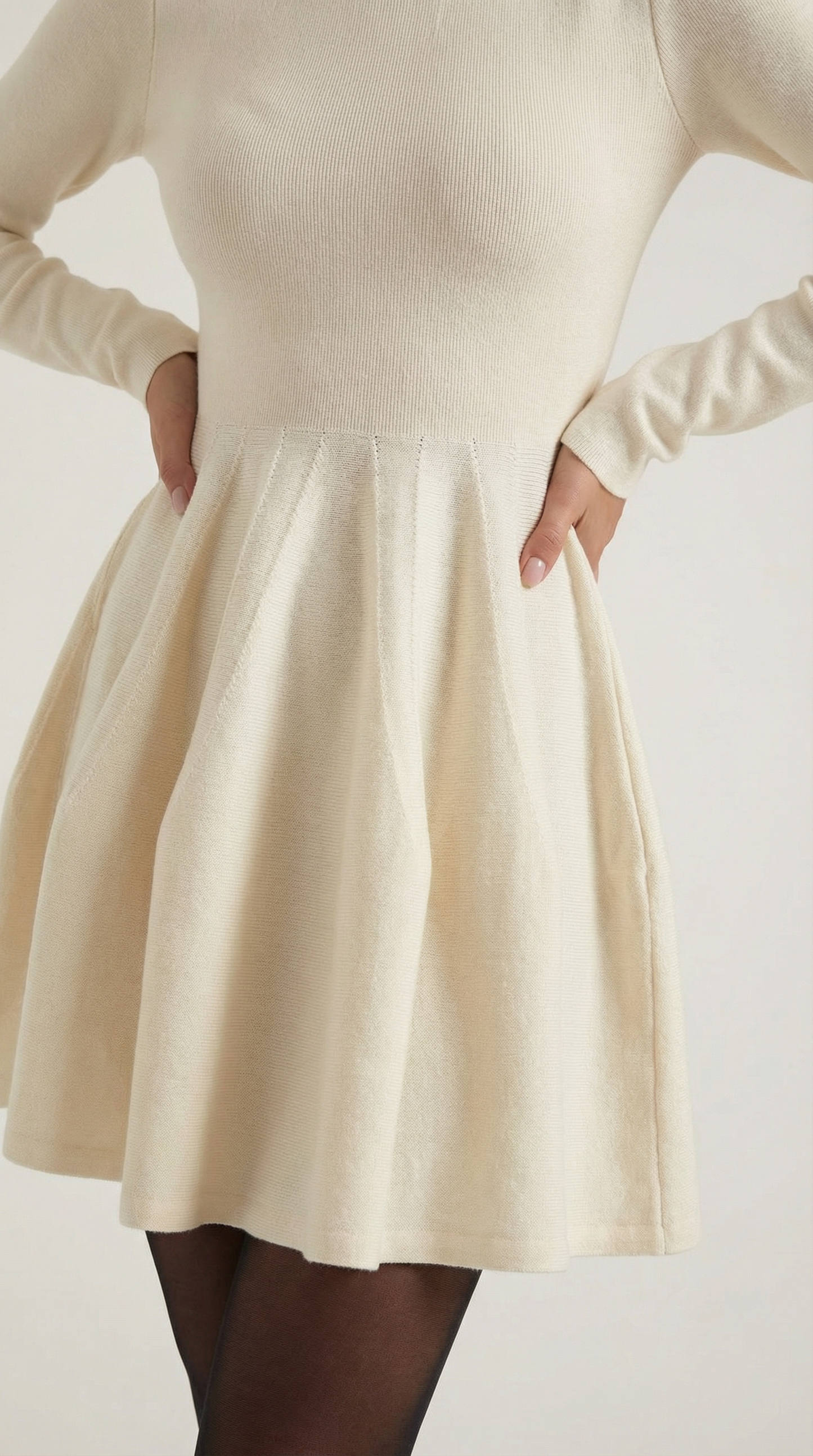 Robe Mini Élégante Plissée Femme – Manches Longues Col Rond