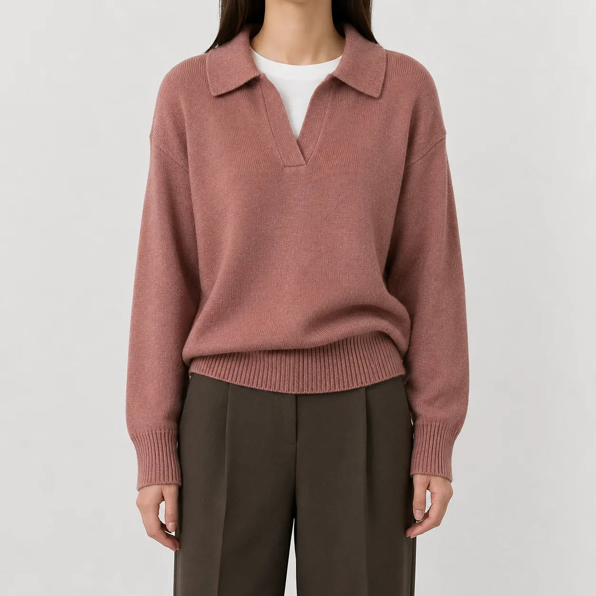 Women's long-sleeve V-neck sweater - Soft and easy to wear