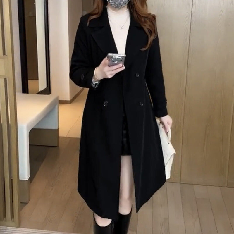 Trench lungo da donna, caldo ed elegante – strutturato e versatile