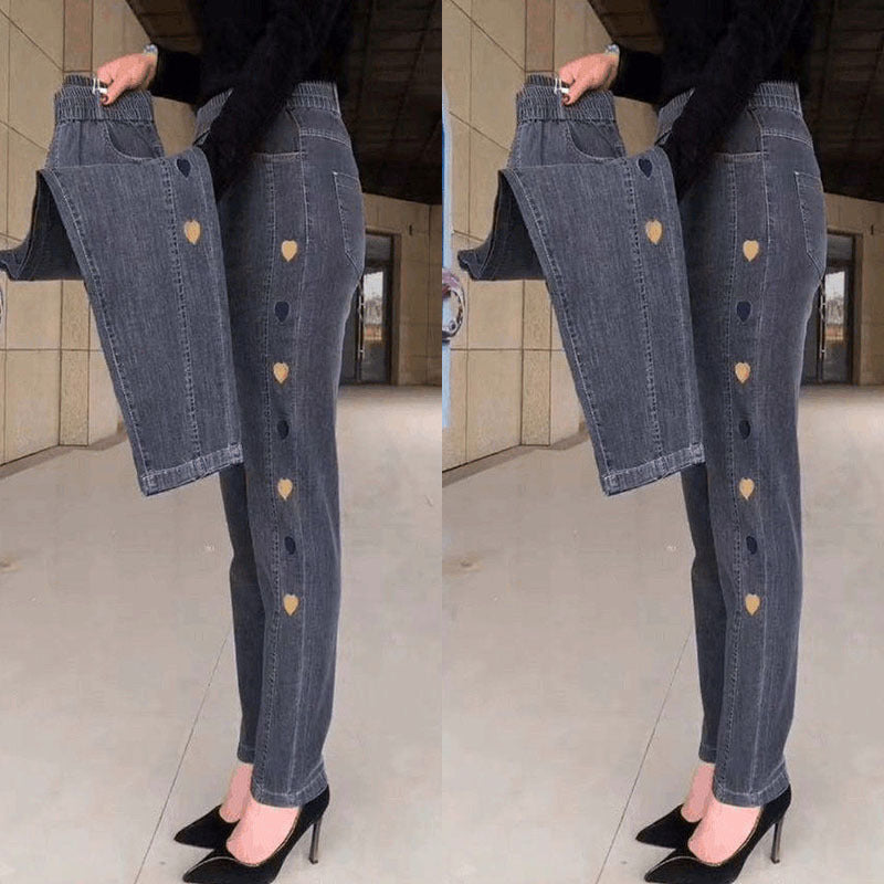 Jean slim femme élastique – Détail cœur sur les côtés pour un look original