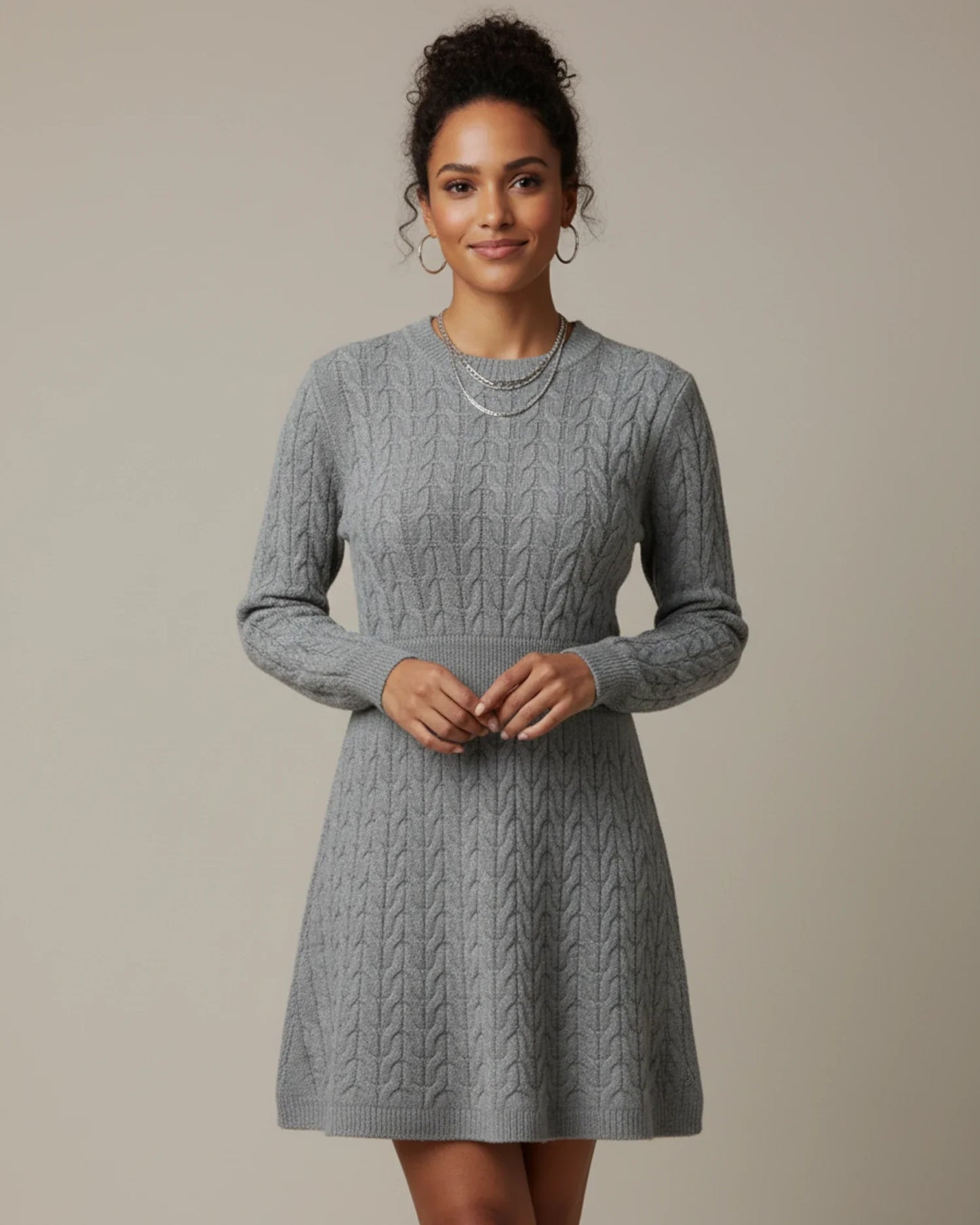 Robe Mini Femme à Manches Longues – Motif Tricot Câble et Coupe Ajustée